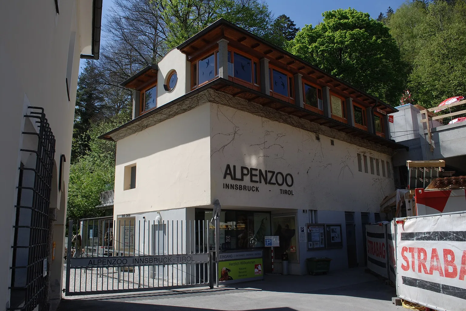 Alpenzoo Innsbruck tickets: comparing direct and online access